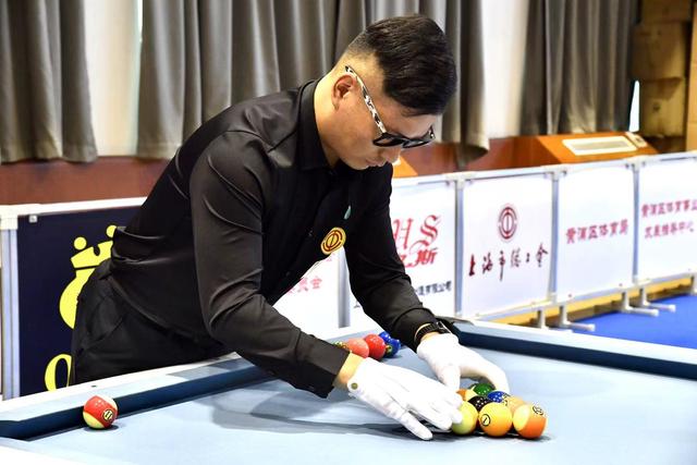 布克不仅逐 布克不仅逐