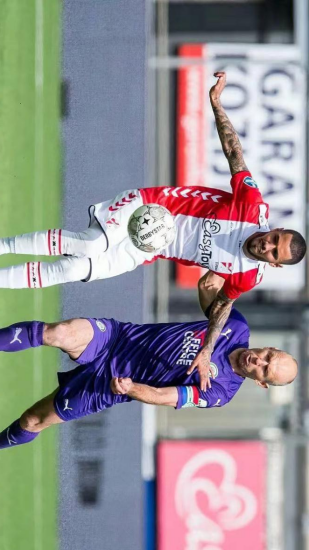 遵守当地的 遵守当地的