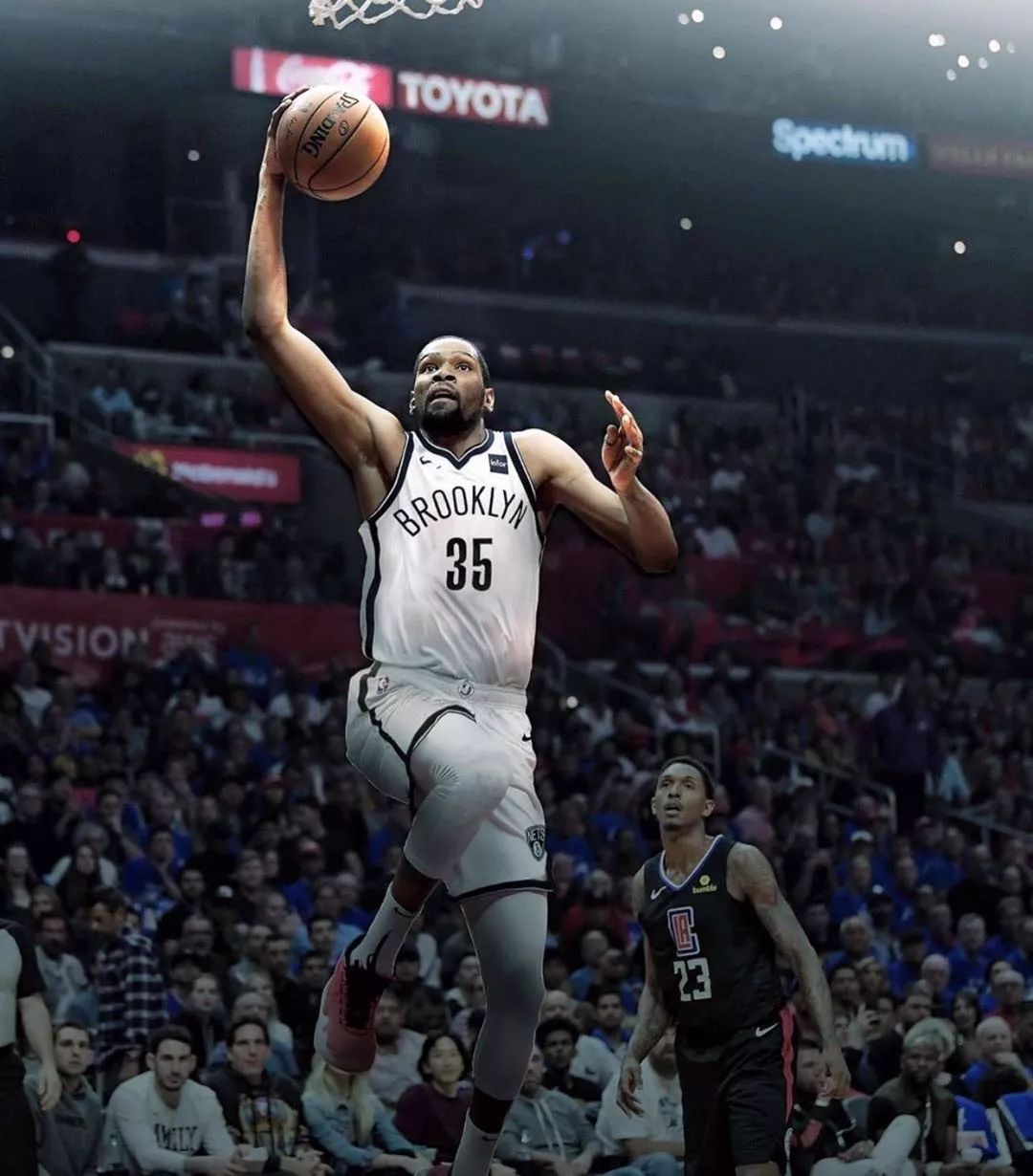 在弱侧拿球 在弱侧拿球